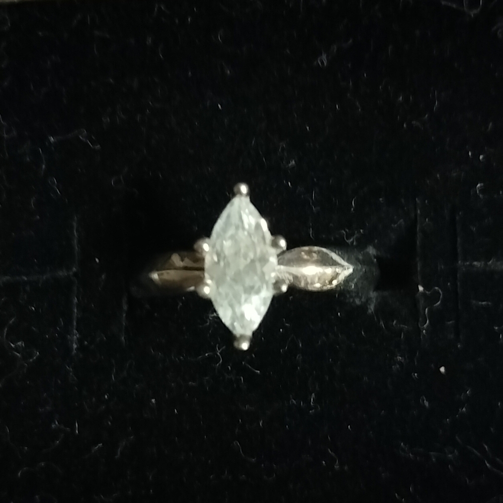 Stunning Silver Marquise Cut Ring